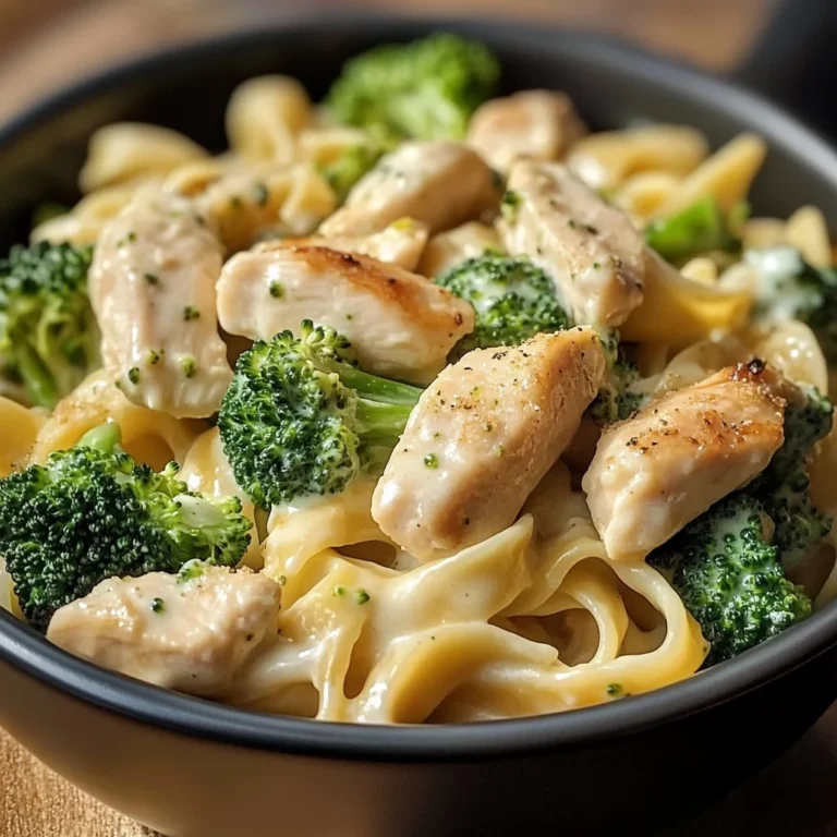 Creamy Garlic Chicken Alfredo with Broccoli